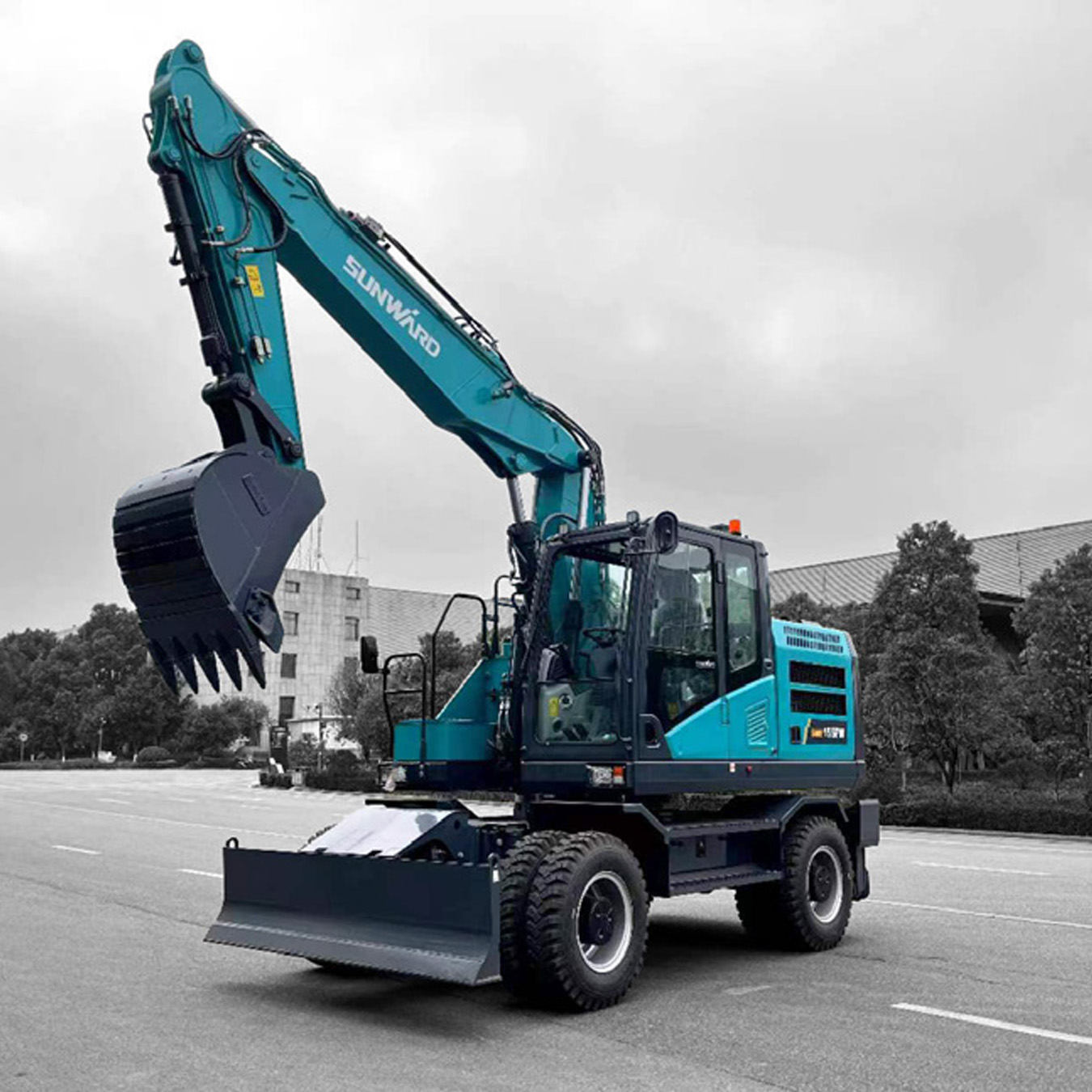 Inchirieri excavator pe roti Sunward 15 tone