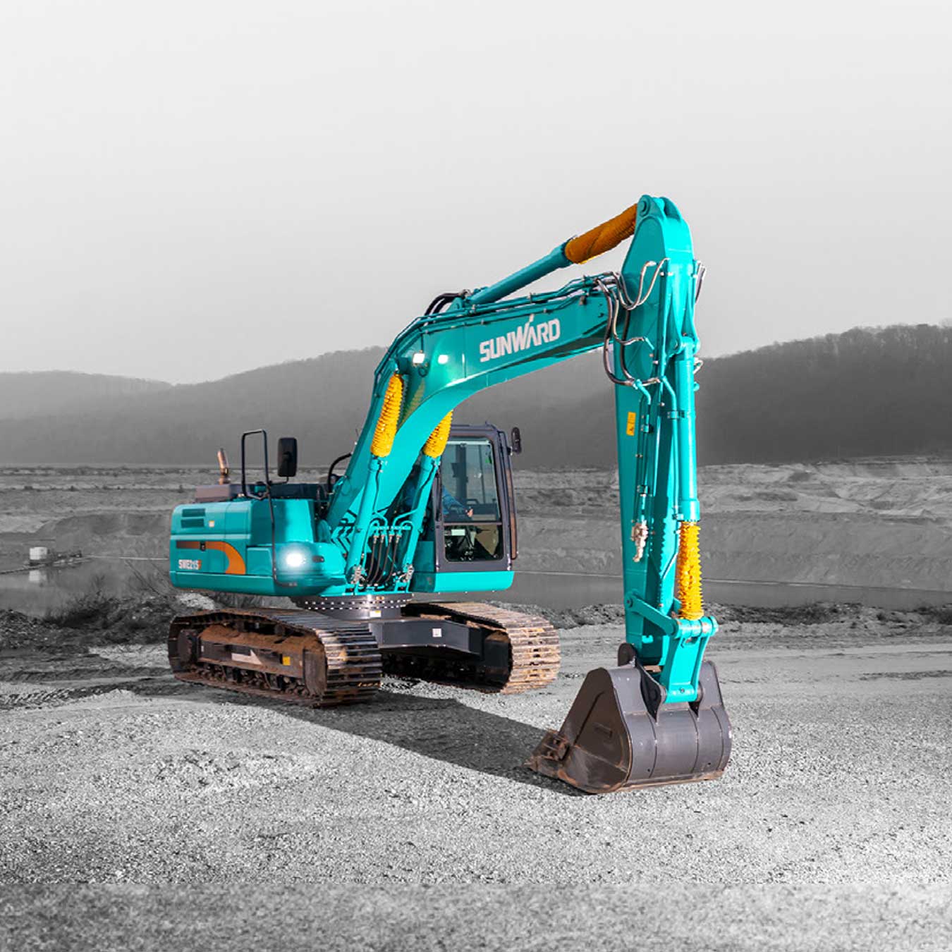 Inchirieri excavatoare pe senile Sunward 21-36 tone