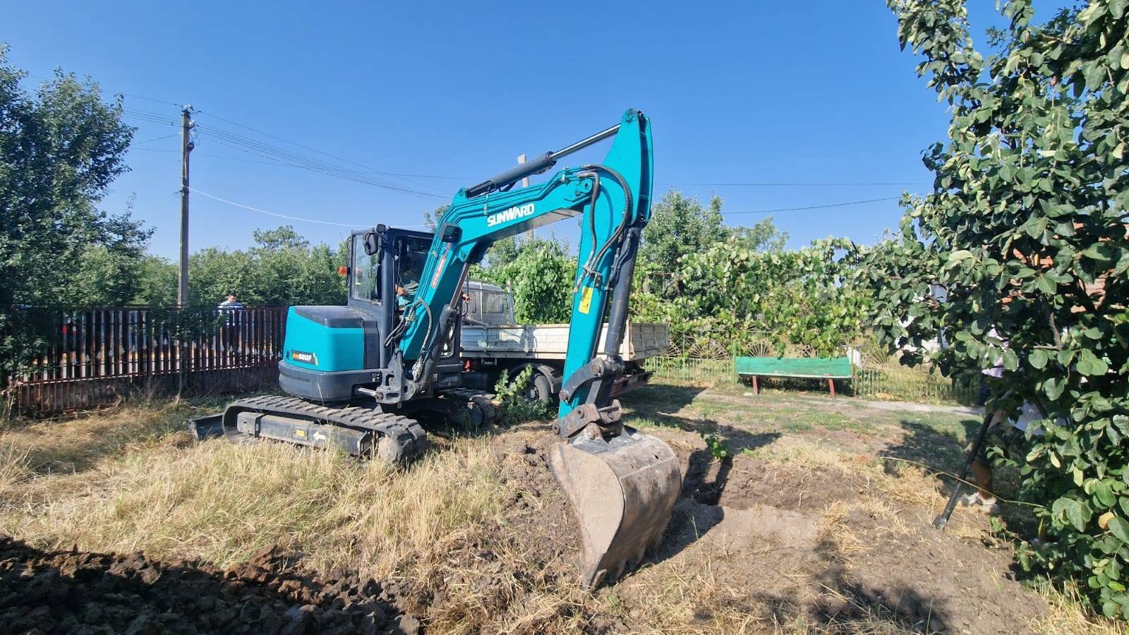 Excavator Sunward de 6 tone in lucru